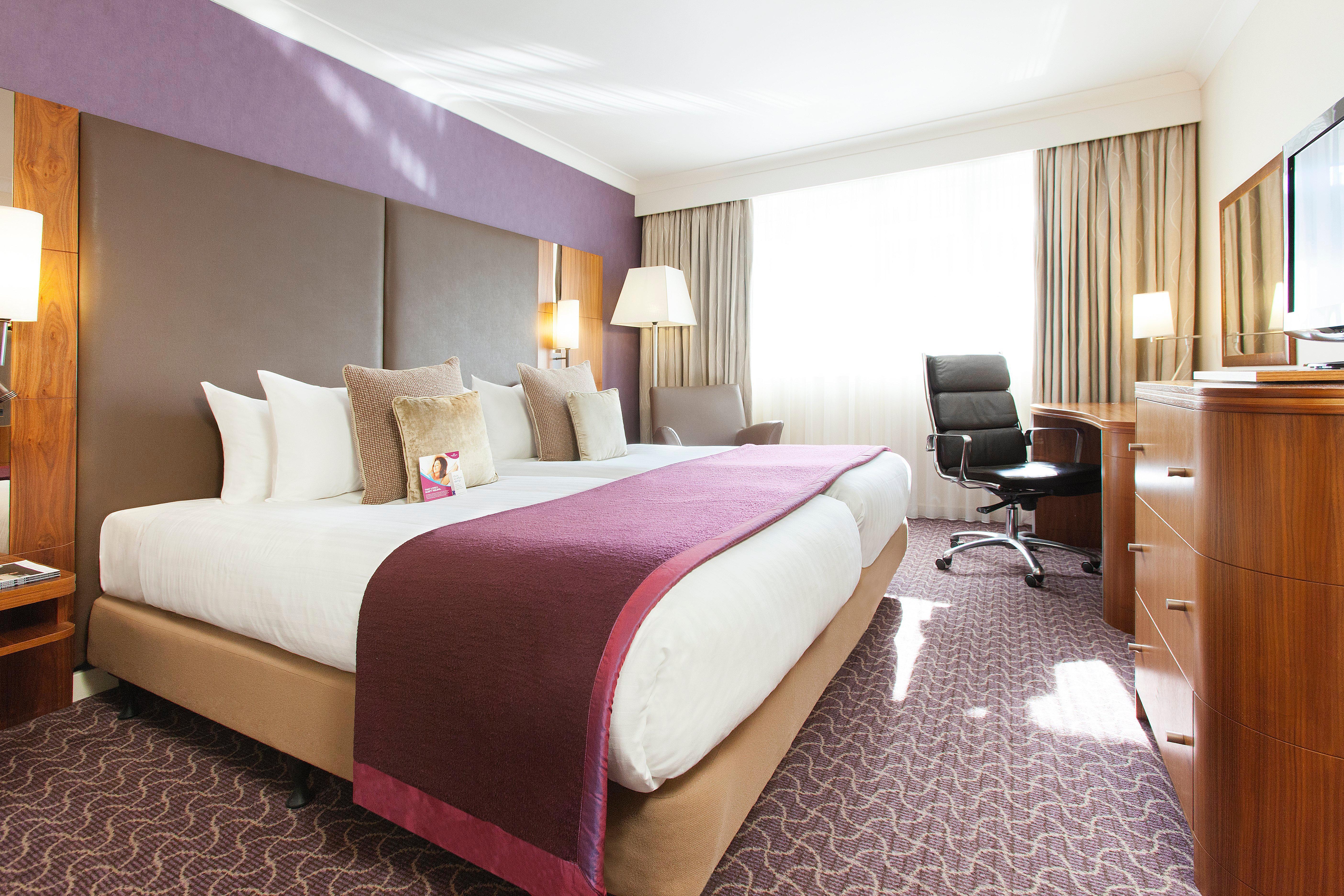 Hotel Crowne Plaza Reading Exterior foto