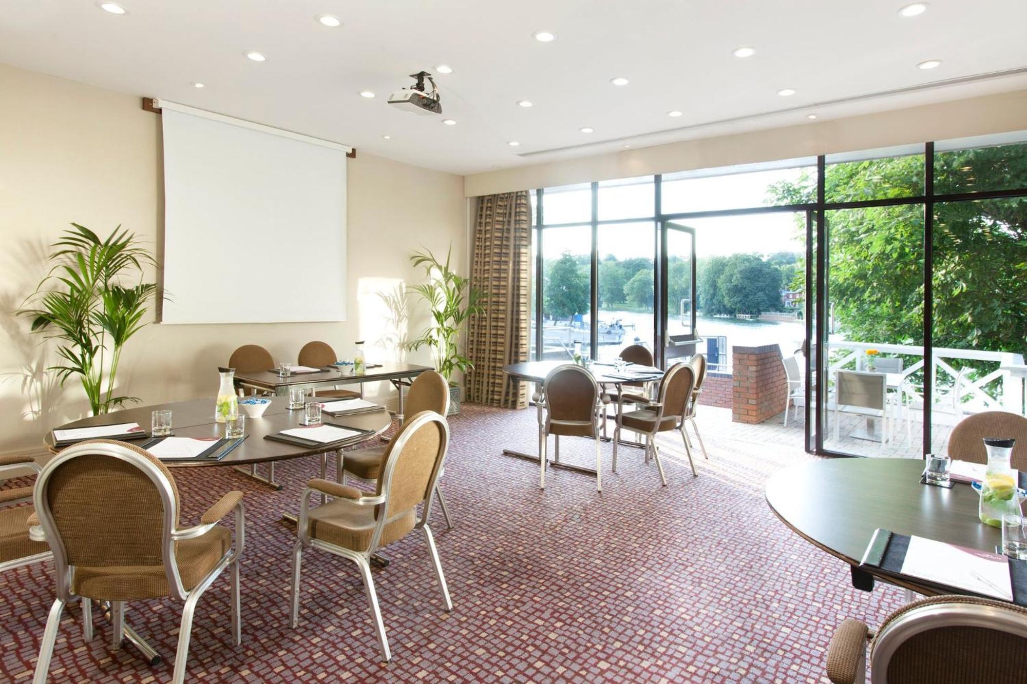 Hotel Crowne Plaza Reading Exterior foto